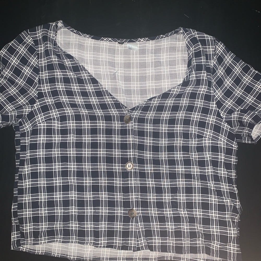 Super cute light top
